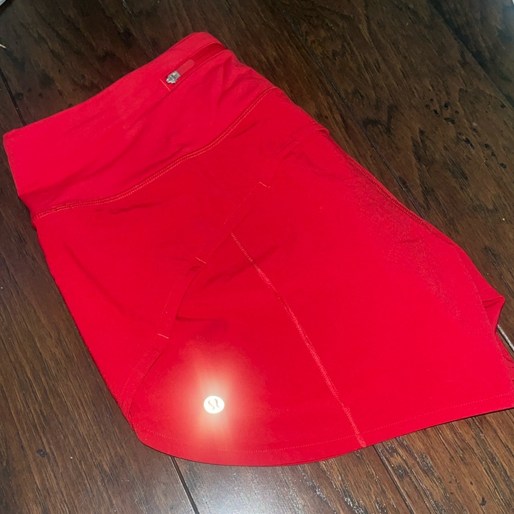 Lululemon shorts, 2.5 length, size 8, worn once, too big.